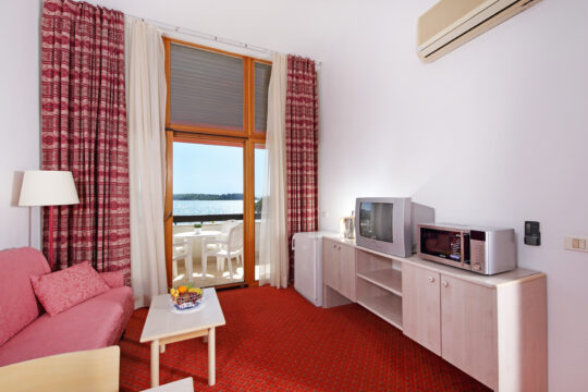 Apartmaji Vila Barka 3*, Bernardin